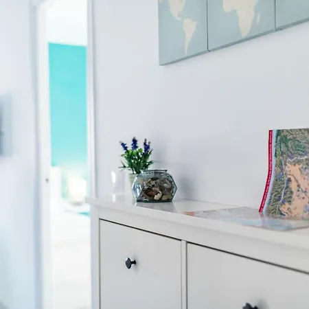 Local Apartment *